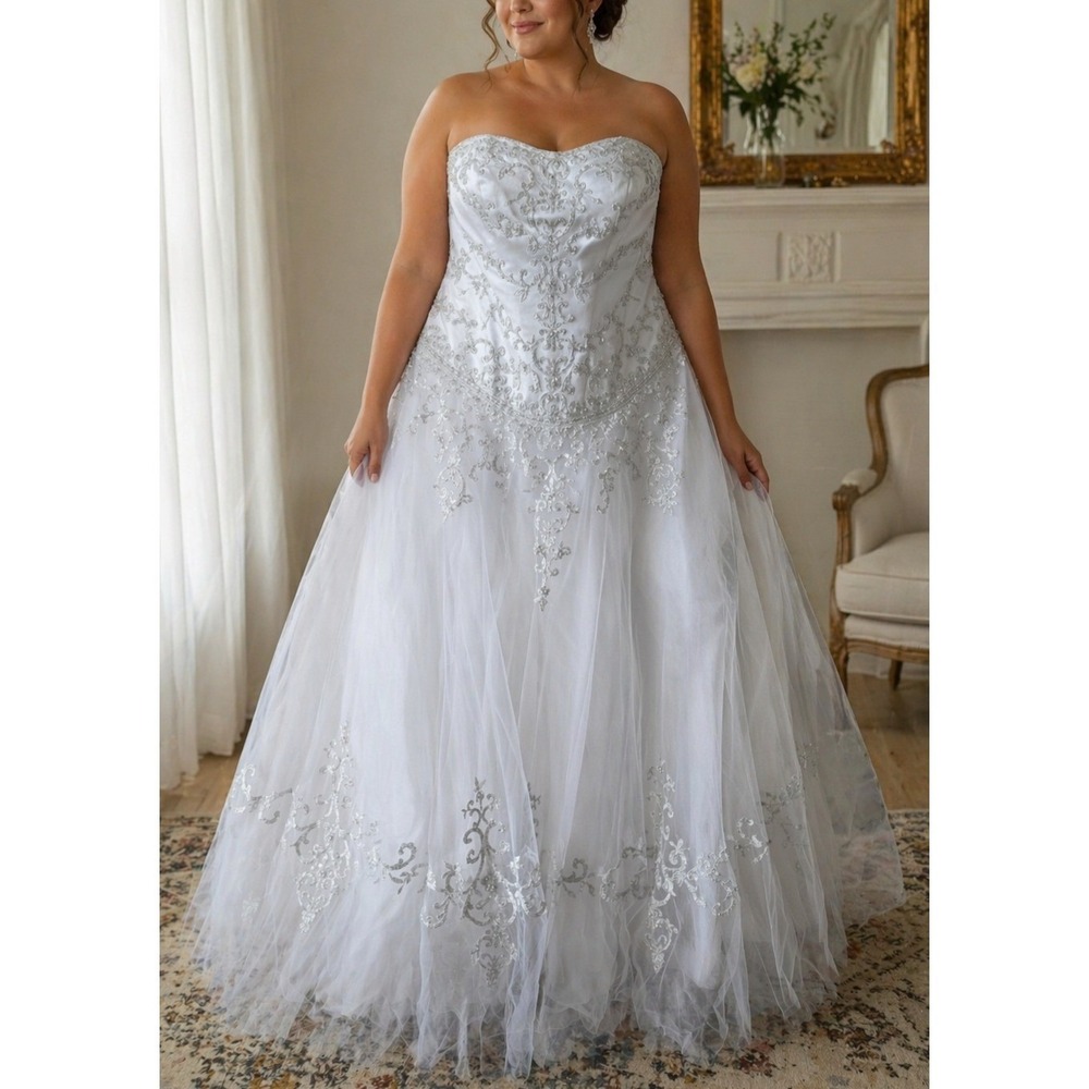 David's Bridal 9WG9927 20W Strapless Beaded Wedding Dress White Tulle A-Line NWT